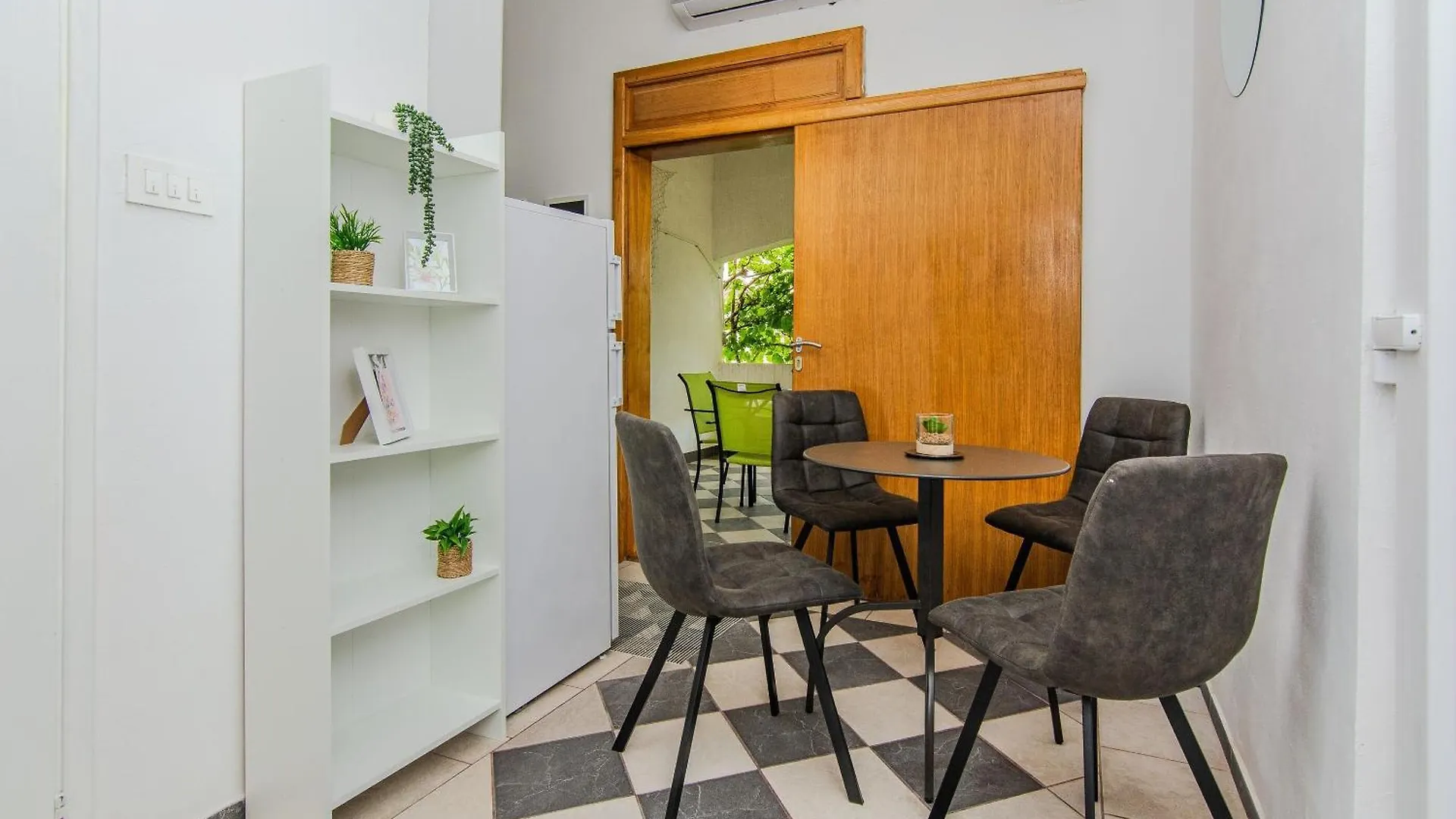 Apartment Pisacic Vir Croácia