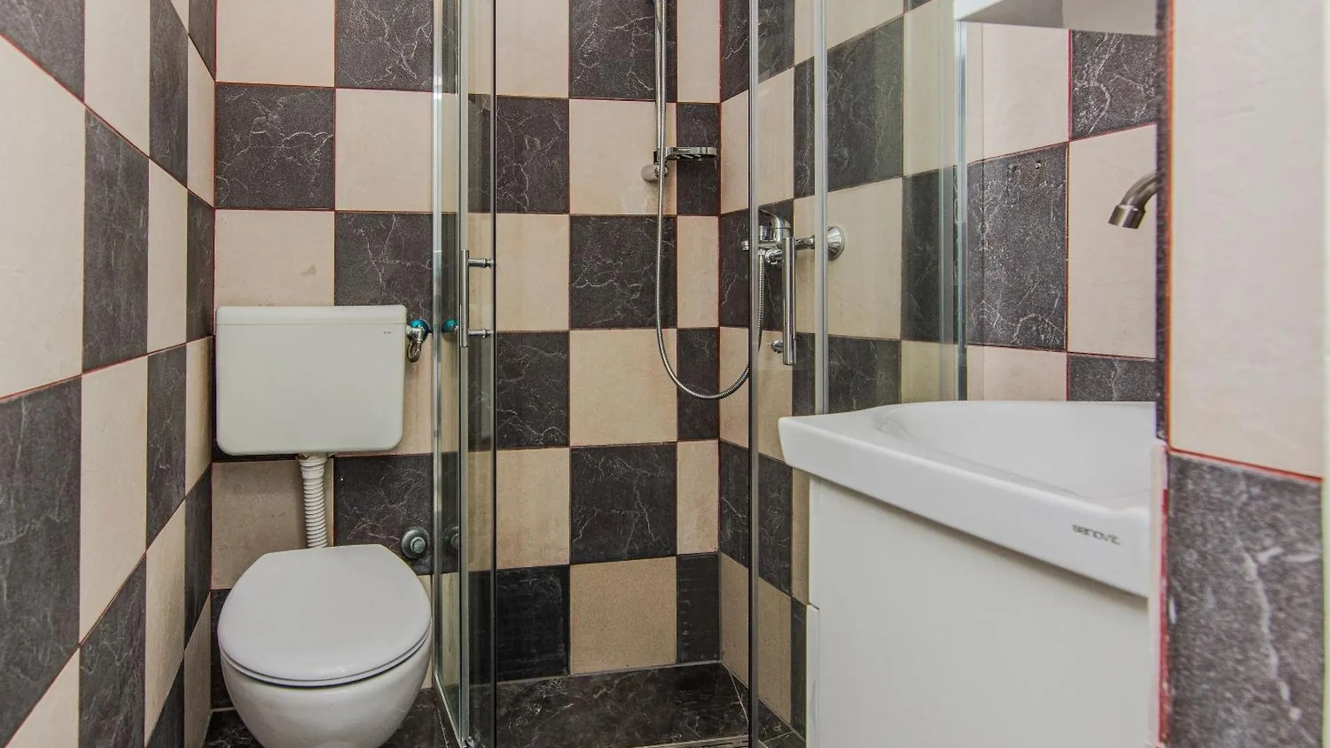 Apartment Pisacic Vir