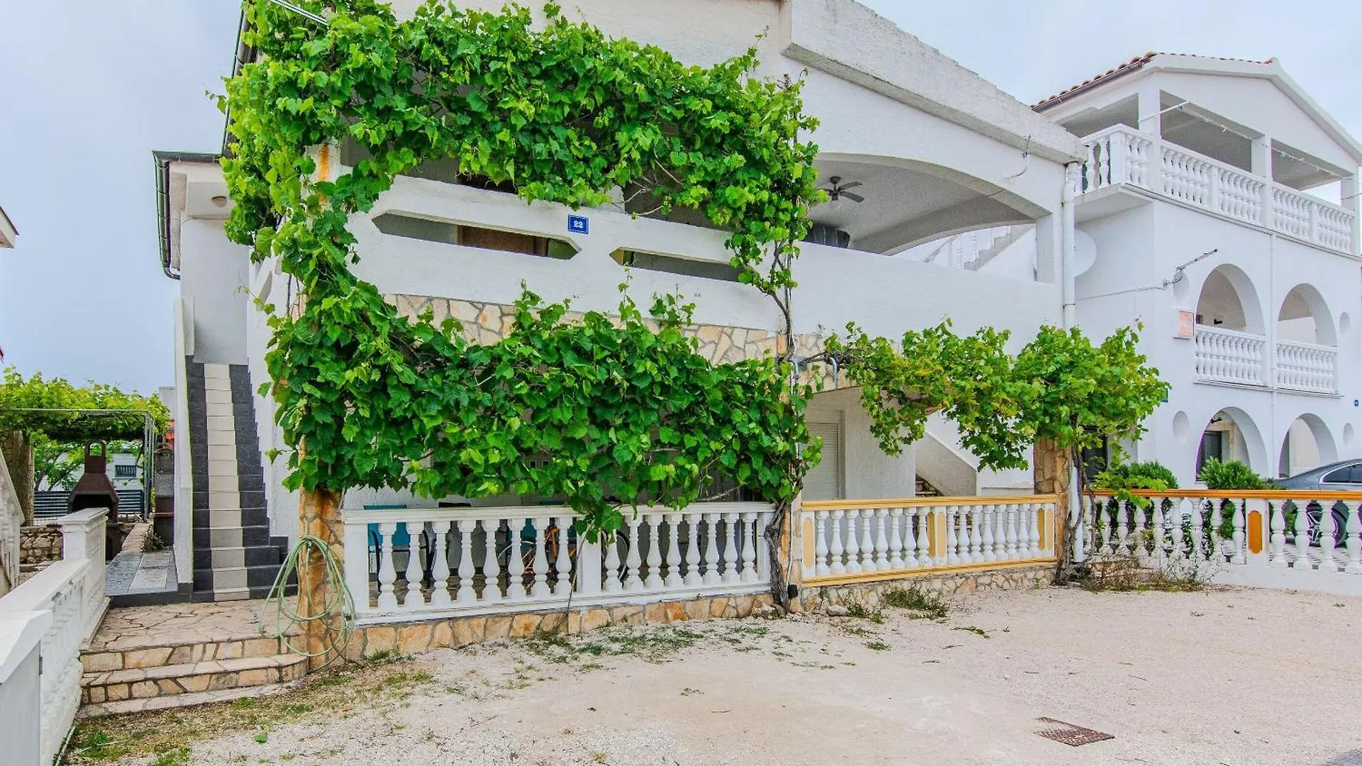 Apartment Pisacic Vir